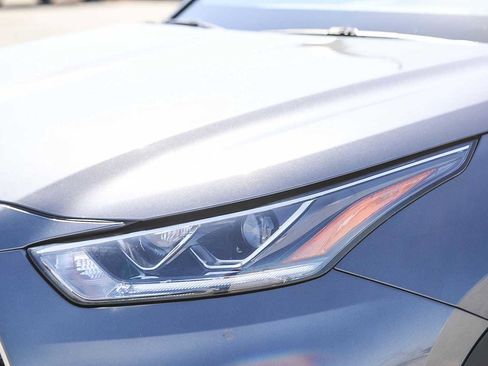 Certified 2022 Toyota Highlander Limited image 9