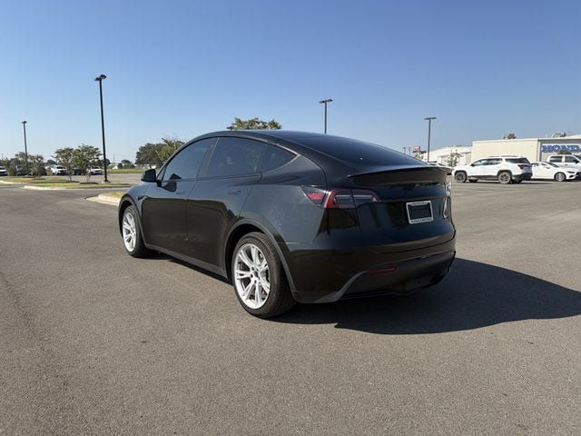 Used 2023 Tesla Model Y Long Range AWD/4WD image 3