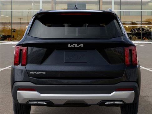 Used 2026 Kia Sorento S w/ S Panoramic Sunroof Package image 13