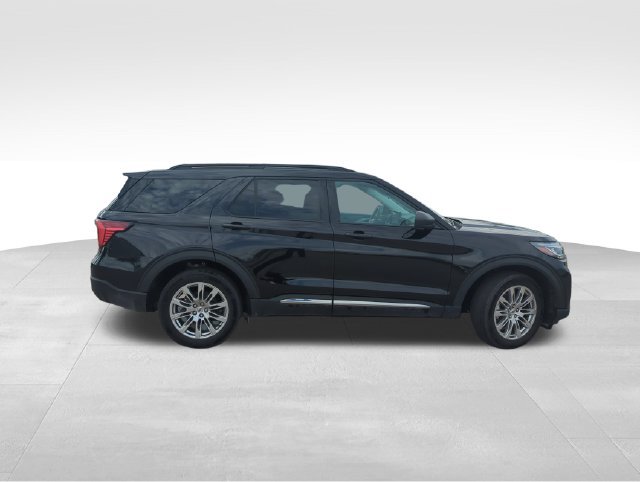 Used 2025 Ford Explorer Active w/ Active Comfort Package AWD/4WD image 11