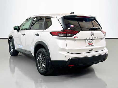 Used 2024 Nissan Rogue S FWD image 6