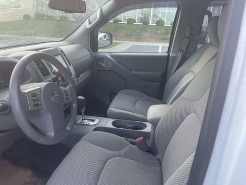 Used 2020 Nissan Frontier SV w/ Midnight Edition Floor Mats image 8