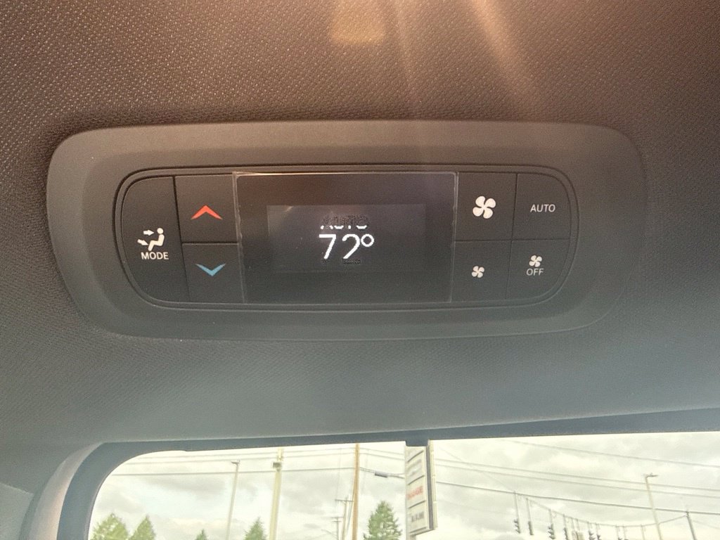New 2027 Chrysler Pacifica Select AWD/4WD image 21
