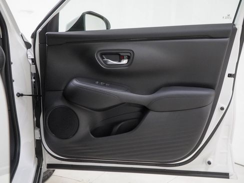 New 2026 Honda HR-V LX image 32