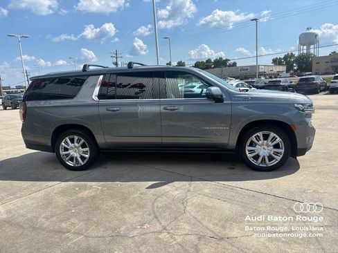 Used 2021 Chevrolet Suburban High Country RWD image 4