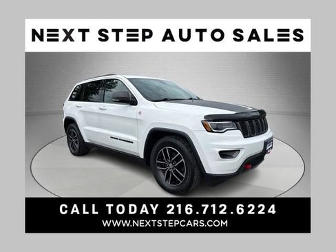Used 2017 Jeep Grand Cherokee Trailhawk w/ Trailhawk Luxury Group AWD/4WD image 1