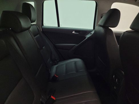 Used 2014 Volkswagen Tiguan SE image 19