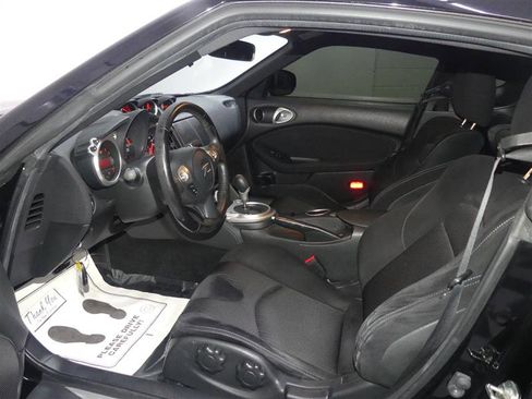 Used 2017 Nissan 370Z Coupe image 19