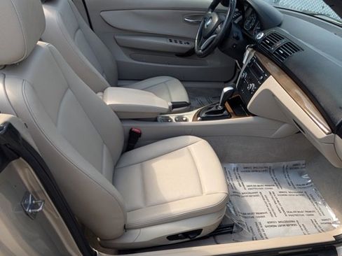 Used 2010 BMW 128i Convertible image 21