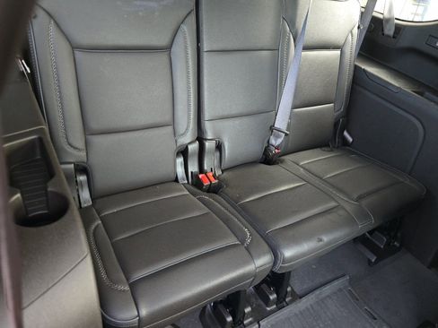 Used 2024 GMC Yukon XL Denali w/ Denali Reserve Package image 17