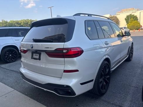Used 2022 BMW X7 xDrive40i w/ M Sport Package AWD/4WD image 3