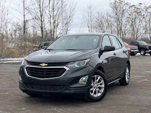 Used 2018 Chevrolet Equinox LS image 1