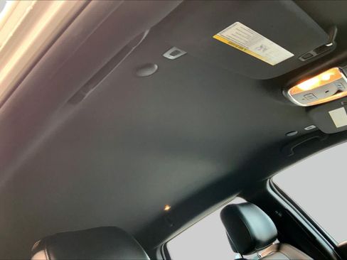Used 2018 Jeep Grand Cherokee Altitude RWD image 15