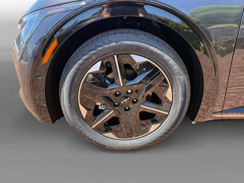 New 2026 Kia EV6 Wind RWD image 9