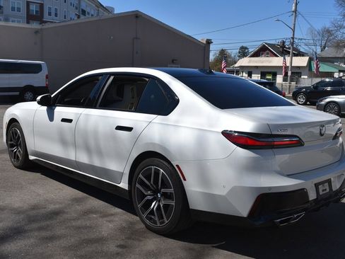 Used 2025 BMW 760i xDrive w/ Executive Package AWD/4WD image 8