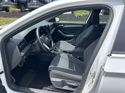 Used 2025 Volkswagen Jetta Sport FWD image 7