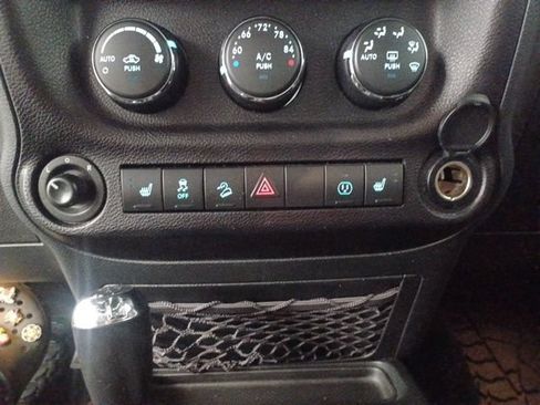 Used 2017 Jeep Wrangler Unlimited Sahara AWD/4WD image 23