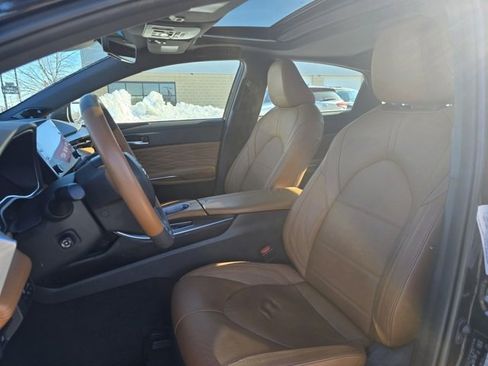 Used 2020 Toyota Avalon Limited image 10