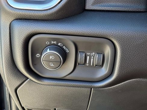 New 2026 RAM 2500 Laramie AWD/4WD image 24