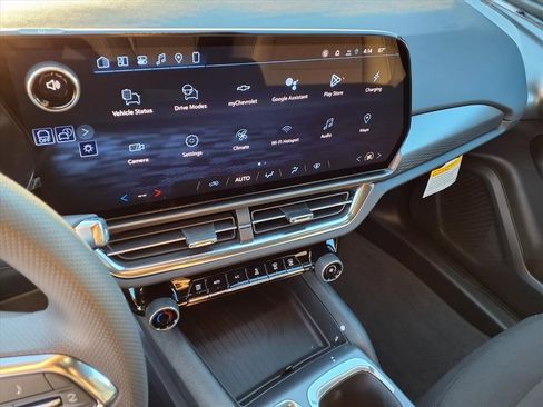 New 2026 Chevrolet Equinox EV LT image 13