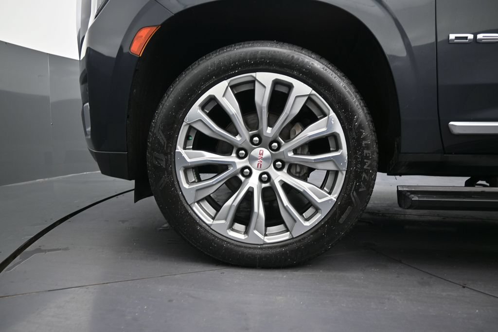 Used 2021 GMC Yukon Denali w/ Denali Premium Package AWD/4WD image 10