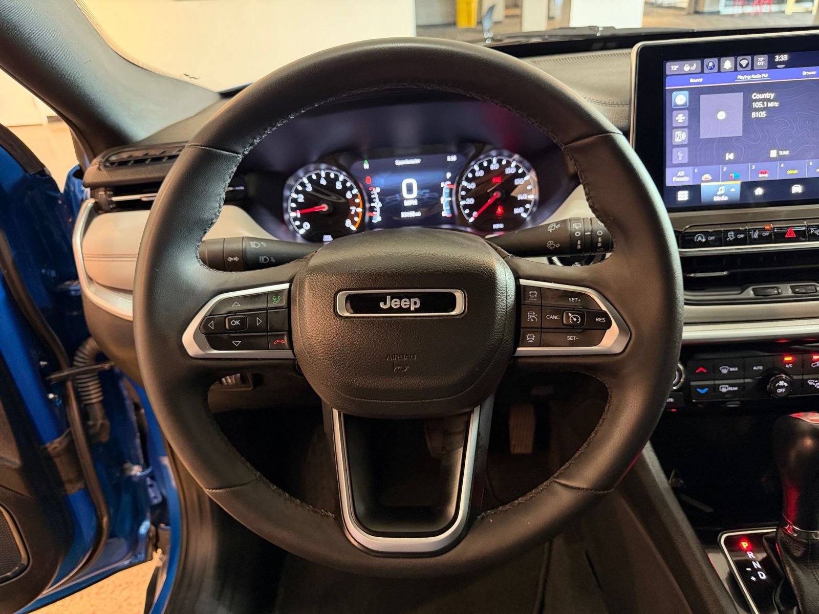 Used 2025 Jeep Compass Limited AWD/4WD image 27