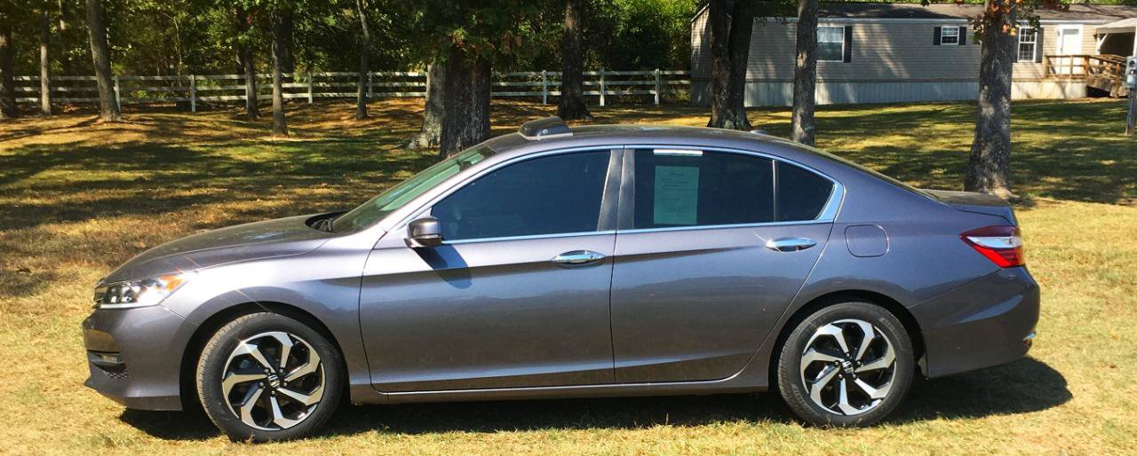 Used 2016 Honda Accord EX image 2