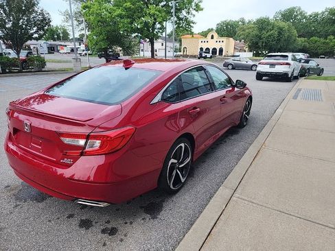 Used 2018 Honda Accord Sport image 9