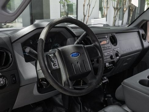 Used 2015 Ford F550 4x4 Regular Cab Super Duty image 13