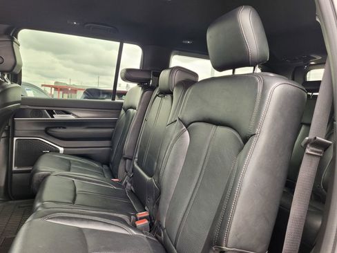 Used 2024 Jeep Wagoneer Series II w/ Flexible Seating Group RWD image 14