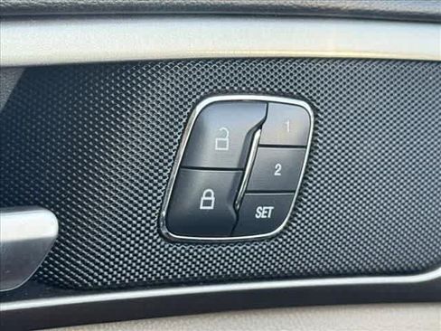 Used 2018 Ford Fusion SE w/ Fusion SE Technology Package FWD image 20