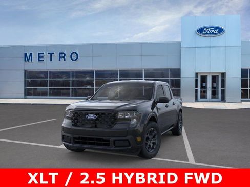 New 2025 Ford Maverick XLT image 3