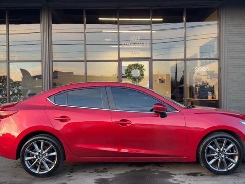 Used 2018 MAZDA MAZDA3 Grand Touring w/ Premium Equipment Package image 2