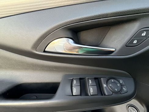 Used 2024 Buick Envista Avenir image 30