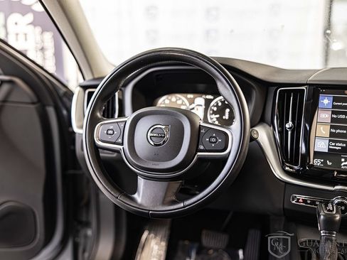 Used 2018 Volvo XC60 T5 Momentum w/ Convenience Package AWD/4WD image 35