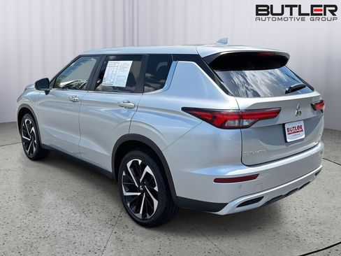 Used 2024 Mitsubishi Outlander SE FWD image 4