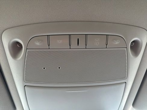 Used 2018 Nissan Rogue S image 29