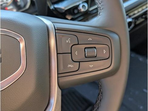 New 2026 GMC Sierra 1500 SLE w/ Preferred Package AWD/4WD image 21