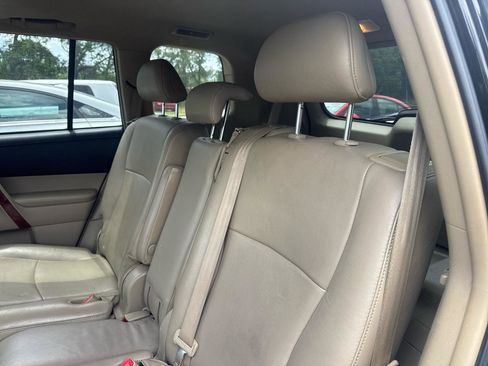 Used 2011 Toyota Highlander Limited w/ Tow Pkg image 9