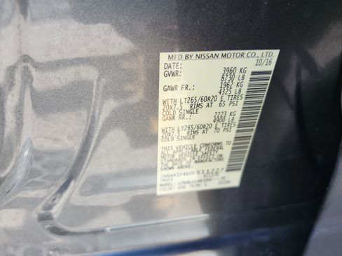 Used 2017 Nissan Titan SL image 30