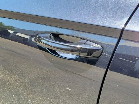 Used 2025 Volkswagen Taos S image 33