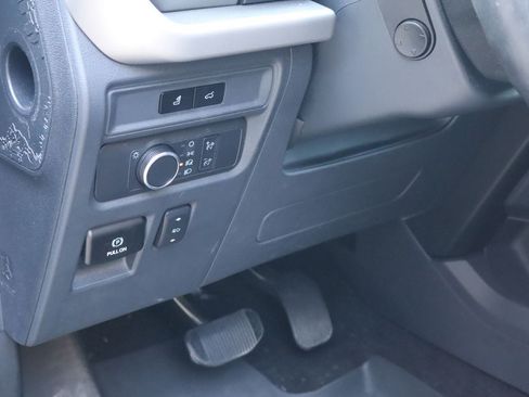 Used 2022 Ford Expedition XLT RWD image 23