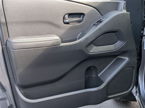 Used 2024 Nissan Frontier S w/ Technology Package image 11