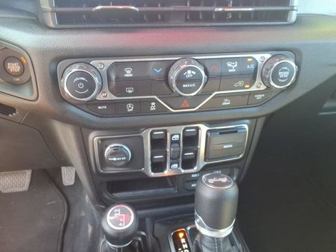 Used 2025 Jeep Wrangler Unlimited Sport AWD/4WD image 21