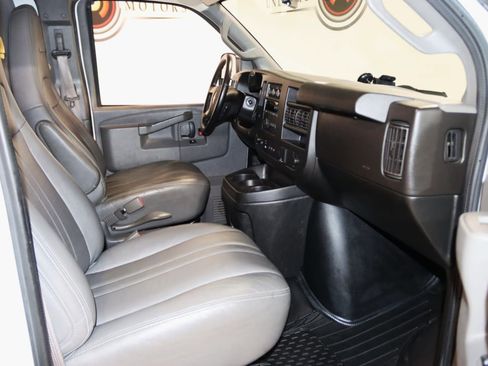 Used 2019 Chevrolet Express 3500 w/ Driver Convenience Package RWD image 46