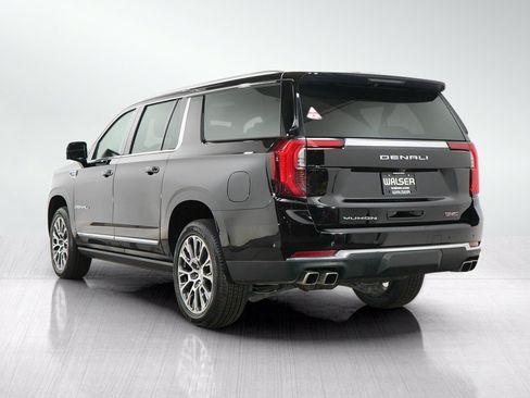 Used 2025 GMC Yukon XL Denali w/ Sun & Power Step Package AWD/4WD image 3