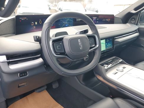 New 2025 Lincoln Navigator L Reserve w/ Jet Appearance Package image 14