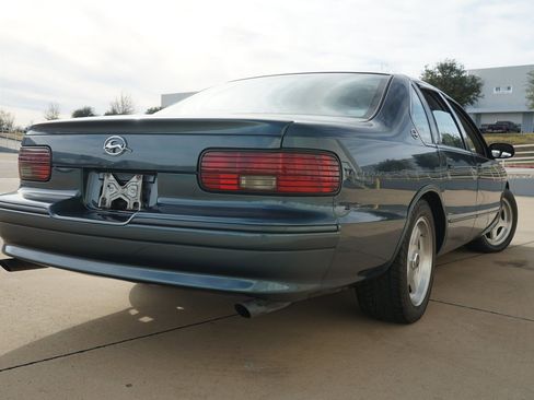 Used 1996 Chevrolet Impala SS image 13