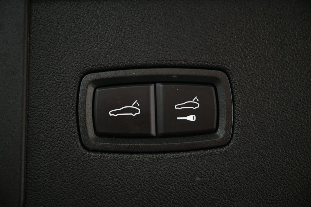 Certified 2022 Porsche Cayenne Platinum Edition AWD/4WD image 31