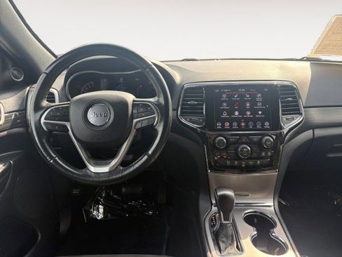 Used 2021 Jeep Grand Cherokee Laredo X AWD/4WD image 4